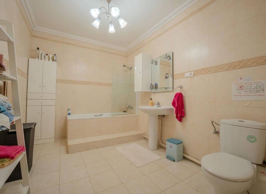 9 soverom Villa til salgs i San Fulgencio med svømmebasseng garasje - € 849 000 (Ref: 9626464)