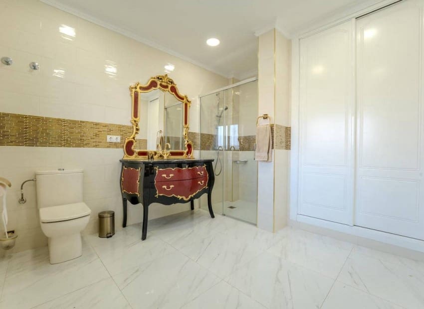 9 soverom Villa til salgs i San Fulgencio med svømmebasseng garasje - € 849 000 (Ref: 9626464)