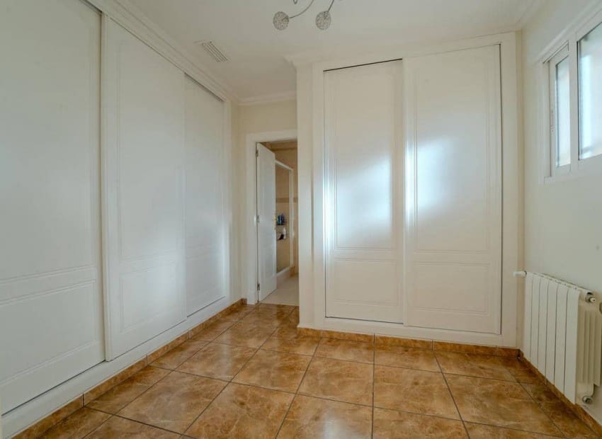 9 soverom Villa til salgs i San Fulgencio med svømmebasseng garasje - € 849 000 (Ref: 9626464)