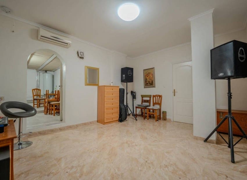 9 soverom Villa til salgs i San Fulgencio med svømmebasseng garasje - € 849 000 (Ref: 9626464)