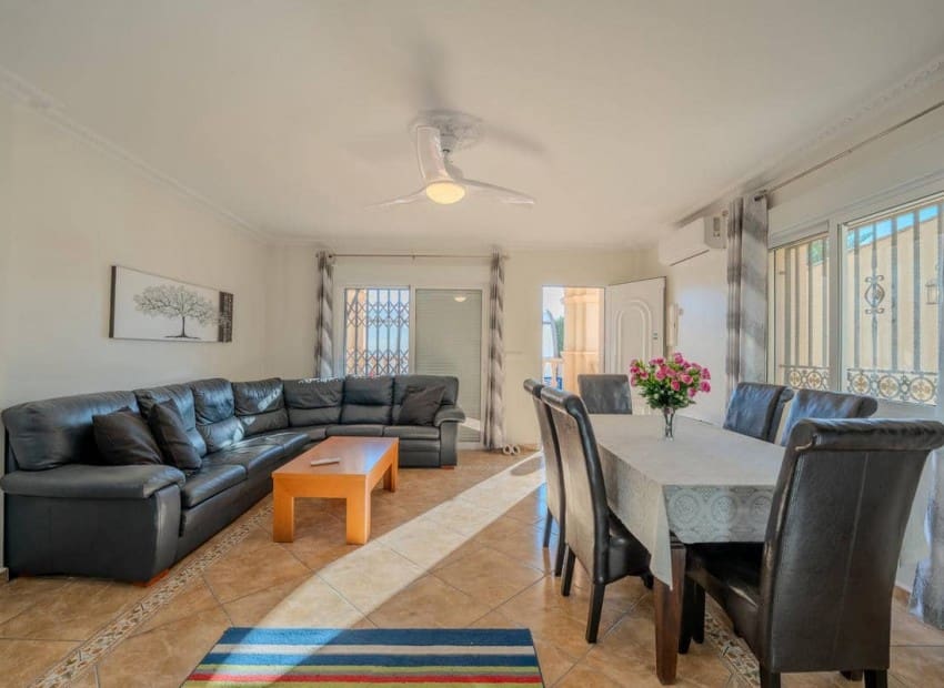 9 soverom Villa til salgs i San Fulgencio med svømmebasseng garasje - € 849 000 (Ref: 9626464)