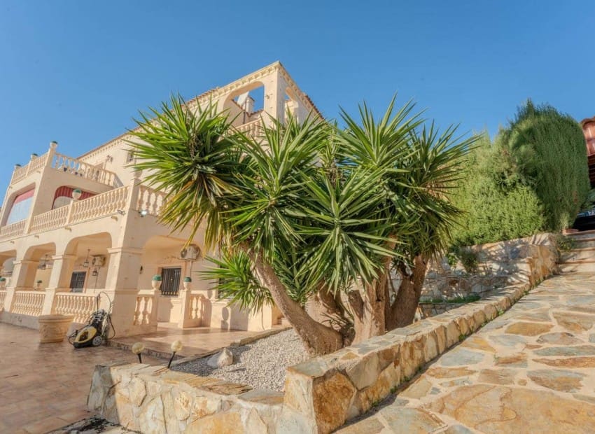 9 soverom Villa til salgs i San Fulgencio med svømmebasseng garasje - € 849 000 (Ref: 9626464)