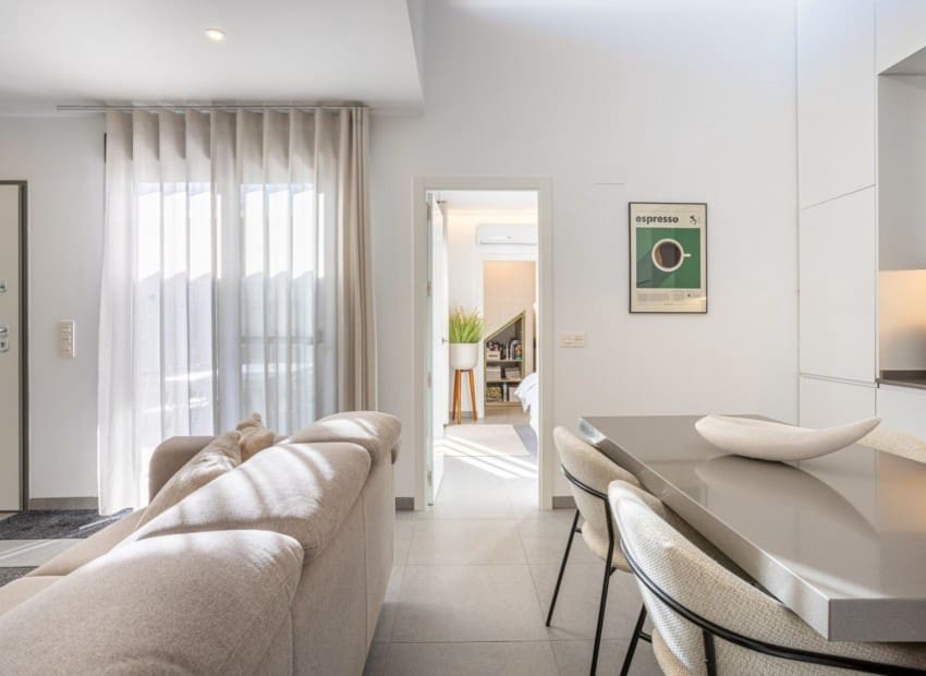 3 soveværelse Villa til salg i Roldan med swimmingpool - € 342.000 (Ref: 9628134)