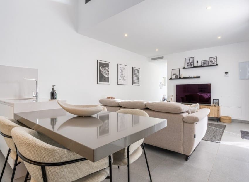 3 soveværelse Villa til salg i Roldan med swimmingpool - € 342.000 (Ref: 9628134)