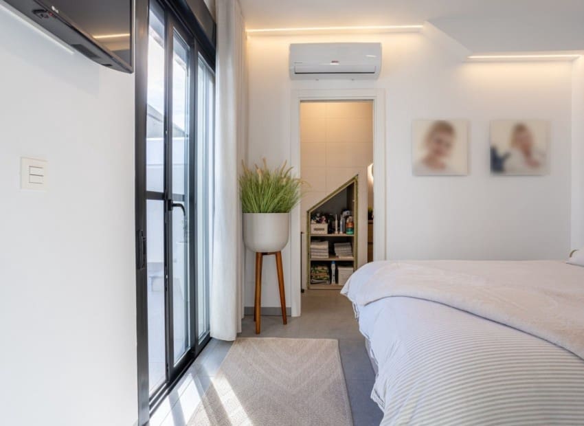 3 soveværelse Villa til salg i Roldan med swimmingpool - € 342.000 (Ref: 9628134)