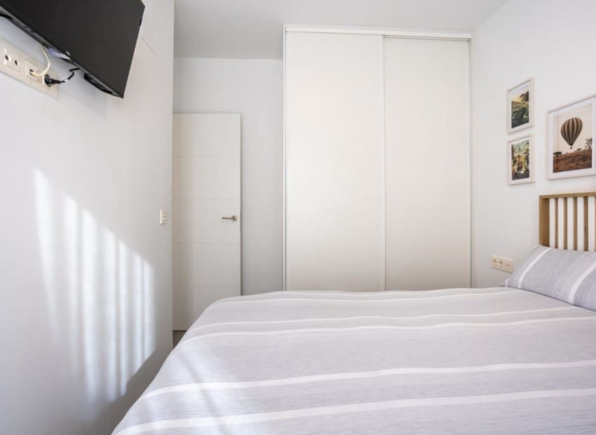 3 soveværelse Villa til salg i Roldan med swimmingpool - € 342.000 (Ref: 9628134)