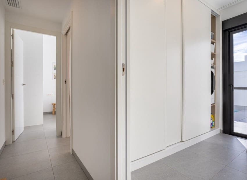 3 soveværelse Villa til salg i Roldan med swimmingpool - € 342.000 (Ref: 9628134)