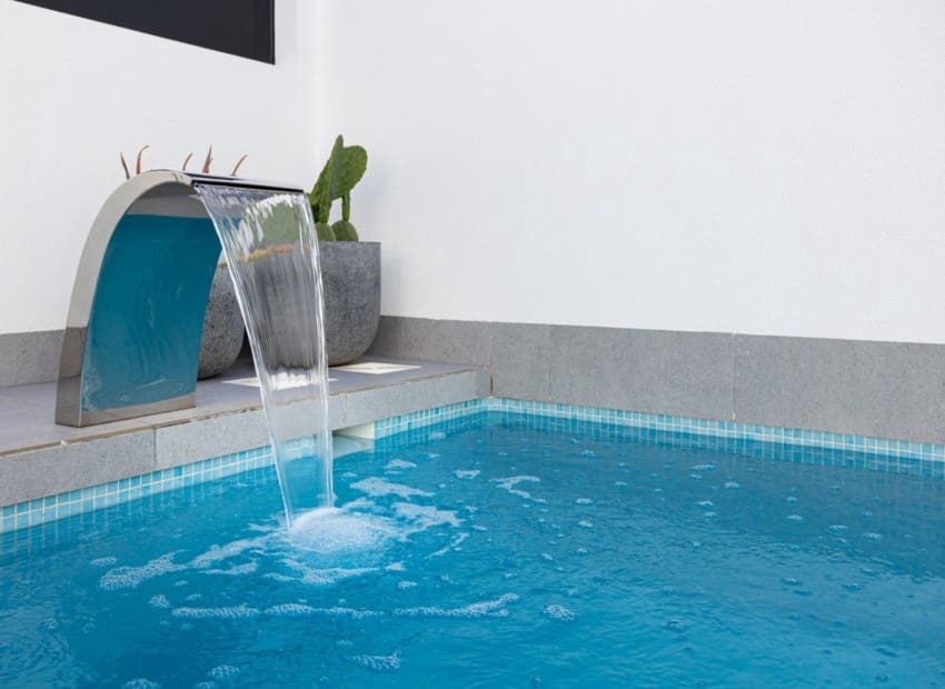 3 soveværelse Villa til salg i Roldan med swimmingpool - € 342.000 (Ref: 9628134)