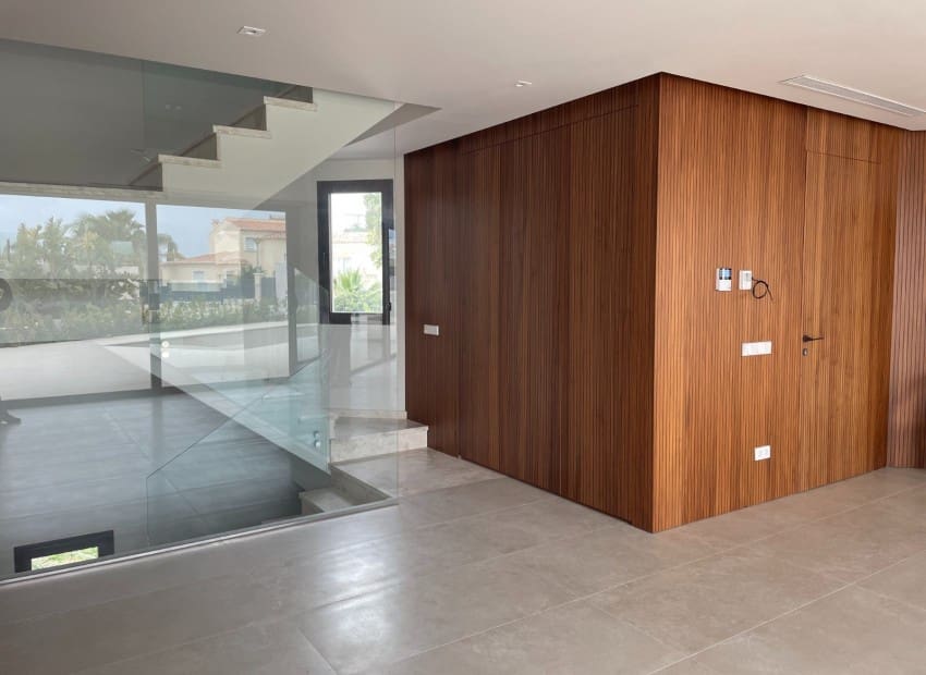 5 bedroom Villa for sale in Calpe / Calp with pool garage - € 1,550,000 (Ref: 9650931)