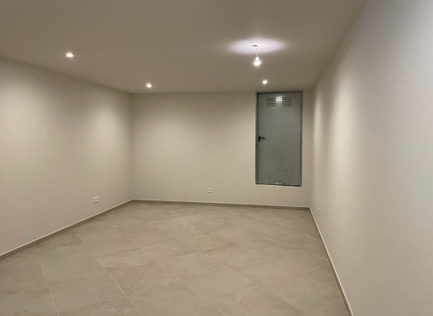 5 bedroom Villa for sale in Calpe / Calp with pool garage - € 1,550,000 (Ref: 9650931)