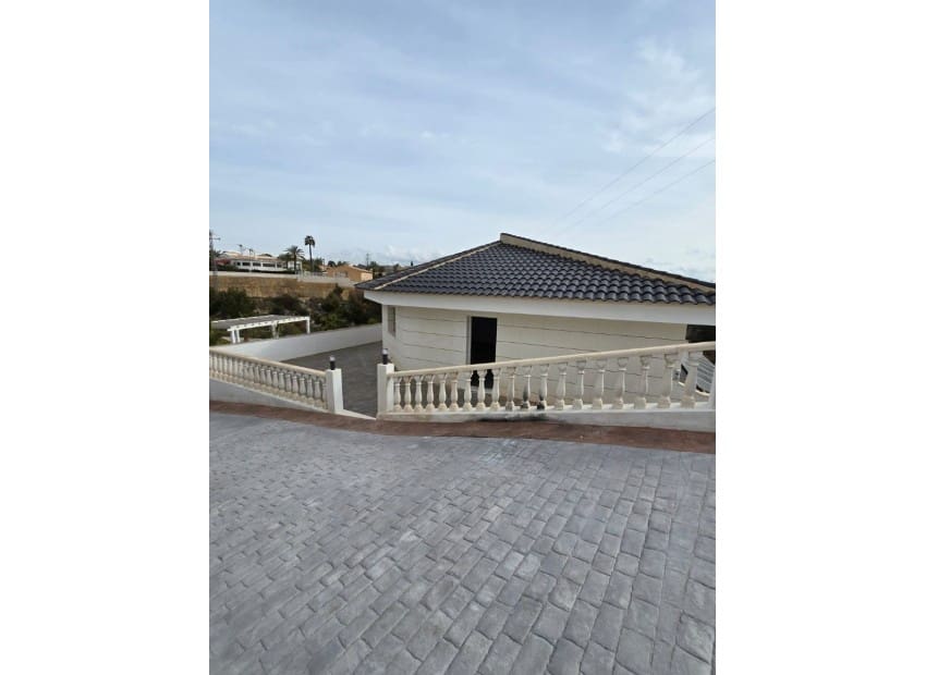 4 sypialnia Willa na sprzedaż w La Nucia z basenem - 795 000 € (Ref: 9659727)