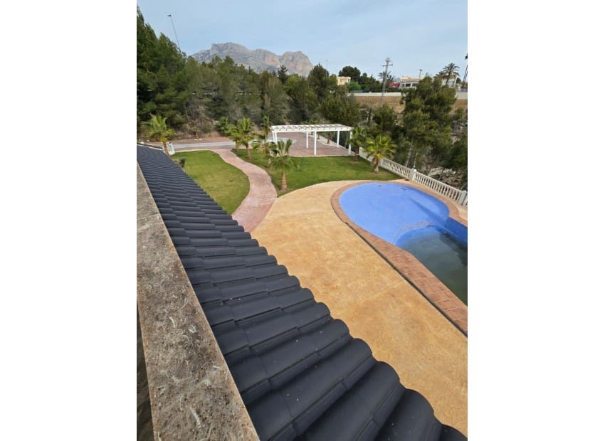 4 sypialnia Willa na sprzedaż w La Nucia z basenem - 795 000 € (Ref: 9659727)