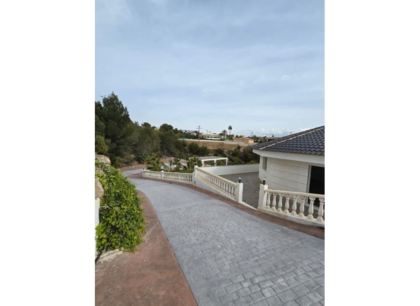 4 sypialnia Willa na sprzedaż w La Nucia z basenem - 795 000 € (Ref: 9659727)