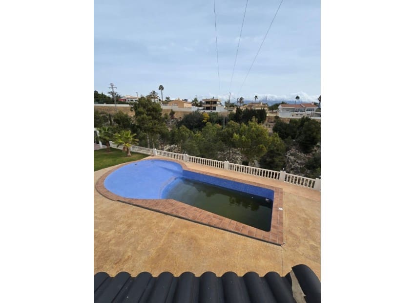 4 sypialnia Willa na sprzedaż w La Nucia z basenem - 795 000 € (Ref: 9659727)