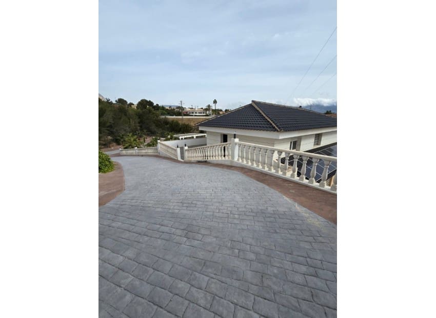 4 sypialnia Willa na sprzedaż w La Nucia z basenem - 795 000 € (Ref: 9659727)