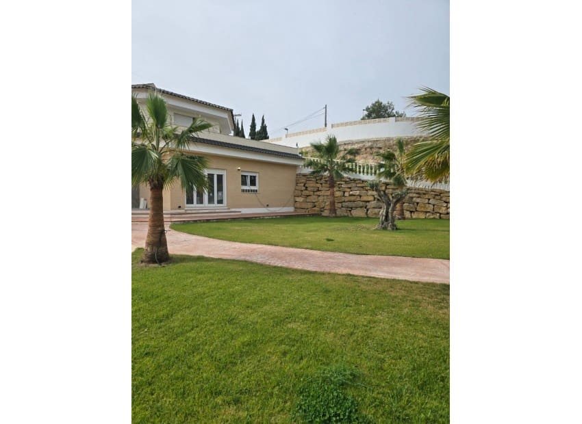 4 sypialnia Willa na sprzedaż w La Nucia z basenem - 795 000 € (Ref: 9659727)