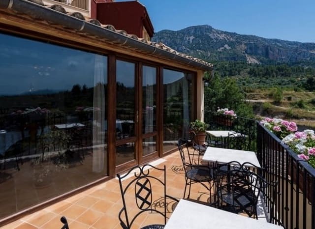 20 soverom Hotell til salgs i Alcoy / Alcoi med svømmebasseng garasje - € 3 500 000 (Ref: 9660638)