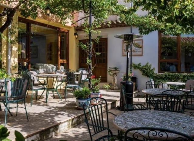 20 soverom Hotell til salgs i Alcoy / Alcoi med svømmebasseng garasje - € 3 500 000 (Ref: 9660638)