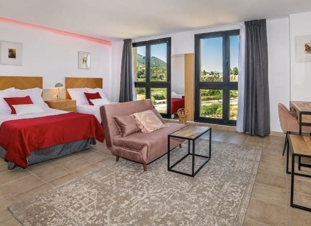 20 soverom Hotell til salgs i Alcoy / Alcoi med svømmebasseng garasje - € 3 500 000 (Ref: 9660638)