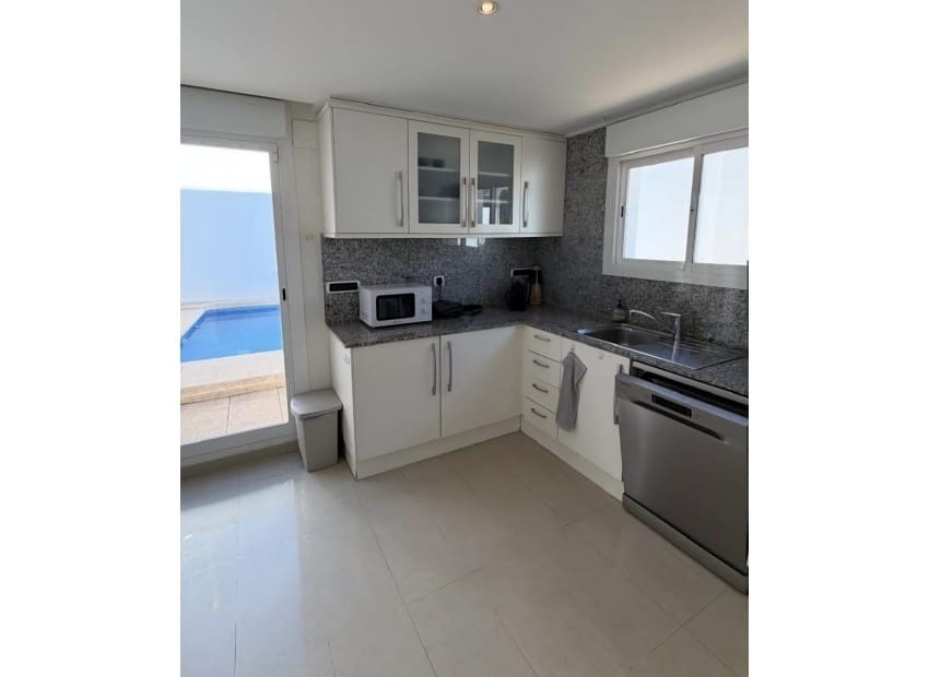 4 slaapkamer Villa te koop in Altea met zwembad garage - € 699.000 (Ref: 9660639)