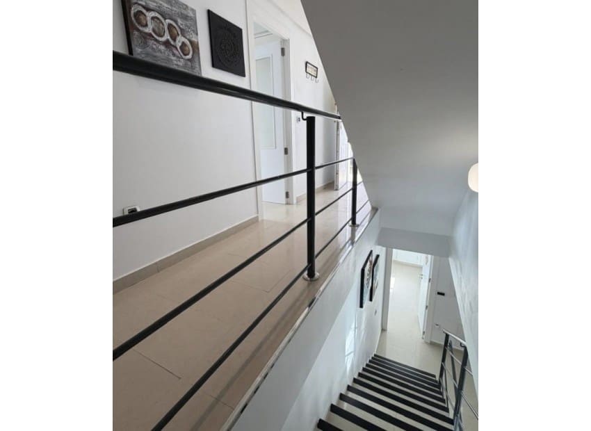 4 slaapkamer Villa te koop in Altea met zwembad garage - € 699.000 (Ref: 9660639)