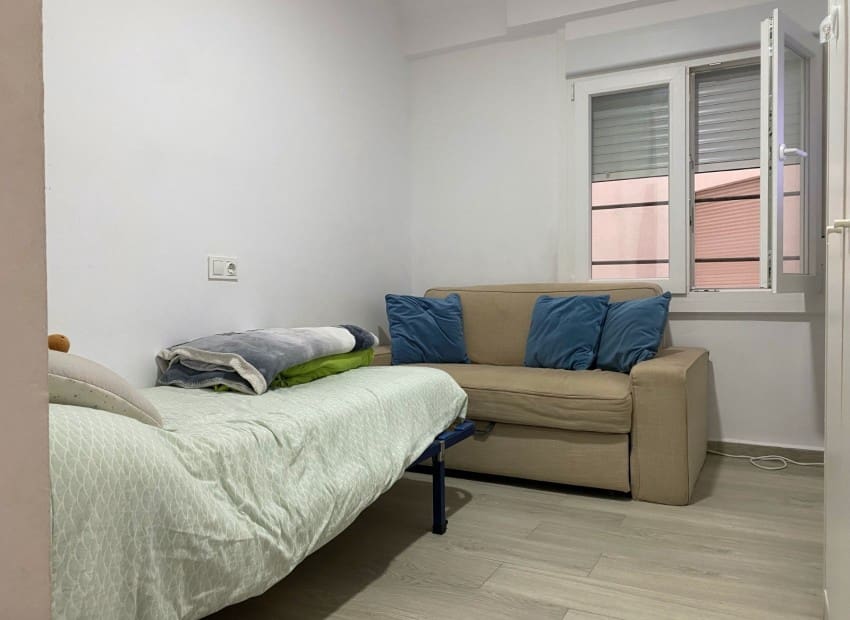 2 makuuhuone Huoneisto myytävänä paikassa Arenal mukana uima-altaan - 275 000 € (Ref: 9679094)