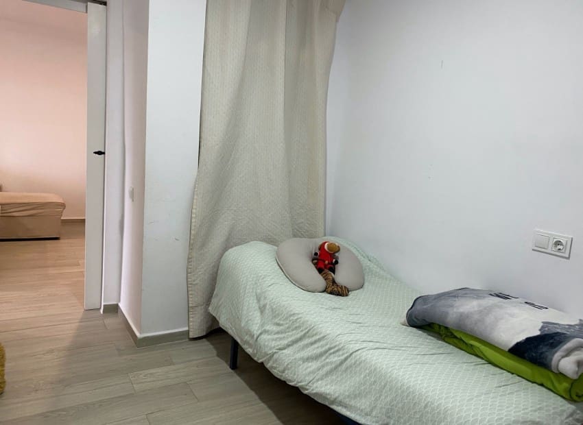 2 makuuhuone Huoneisto myytävänä paikassa Arenal mukana uima-altaan - 275 000 € (Ref: 9679094)