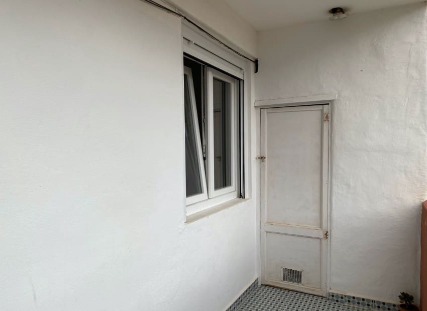 2 makuuhuone Huoneisto myytävänä paikassa Arenal mukana uima-altaan - 275 000 € (Ref: 9679094)