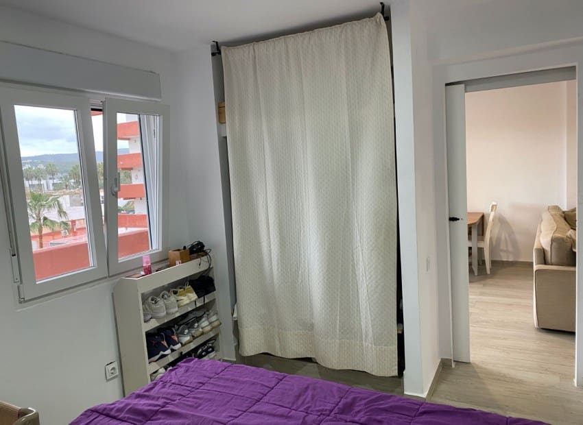 2 makuuhuone Huoneisto myytävänä paikassa Arenal mukana uima-altaan - 275 000 € (Ref: 9679094)