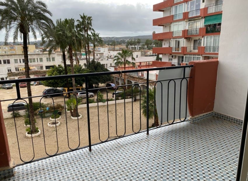 2 makuuhuone Huoneisto myytävänä paikassa Arenal mukana uima-altaan - 275 000 € (Ref: 9679094)