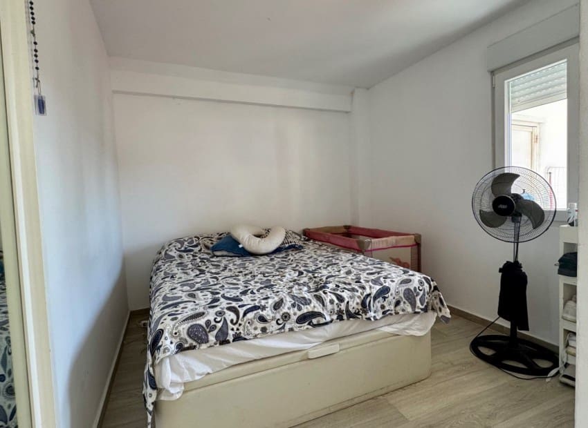 2 makuuhuone Huoneisto myytävänä paikassa Arenal mukana uima-altaan 
autotalli - 265 000 € (Ref: 9679094)