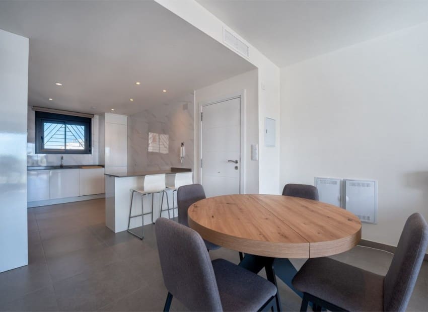 2 soveværelse Lejlighed til salg i Orihuela Costa med swimmingpool garage - € 375.000 (Ref: 9699966)