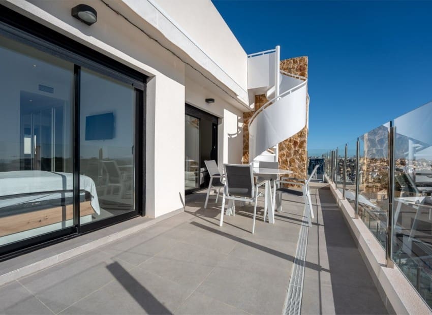 2 soveværelse Lejlighed til salg i Orihuela Costa med swimmingpool garage - € 375.000 (Ref: 9699966)