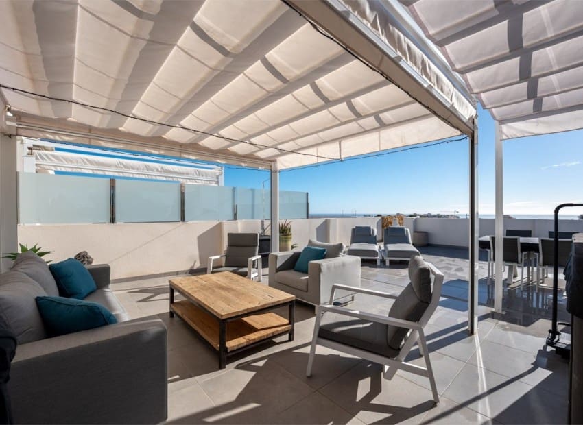 2 soveværelse Lejlighed til salg i Orihuela Costa med swimmingpool garage - € 375.000 (Ref: 9699966)