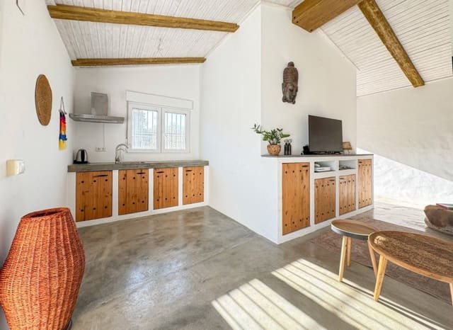 4 bedroom Villa for sale in Polop with pool - € 375,000 (Ref: 9715587)