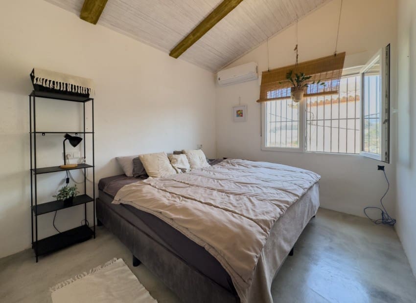 4 bedroom Villa for sale in Polop with pool - € 375,000 (Ref: 9715587)