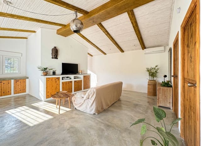 4 bedroom Villa for sale in Polop with pool - € 375,000 (Ref: 9715587)