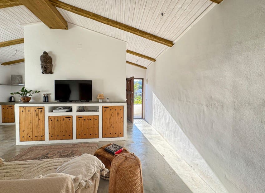 4 bedroom Villa for sale in Polop with pool - € 375,000 (Ref: 9715587)