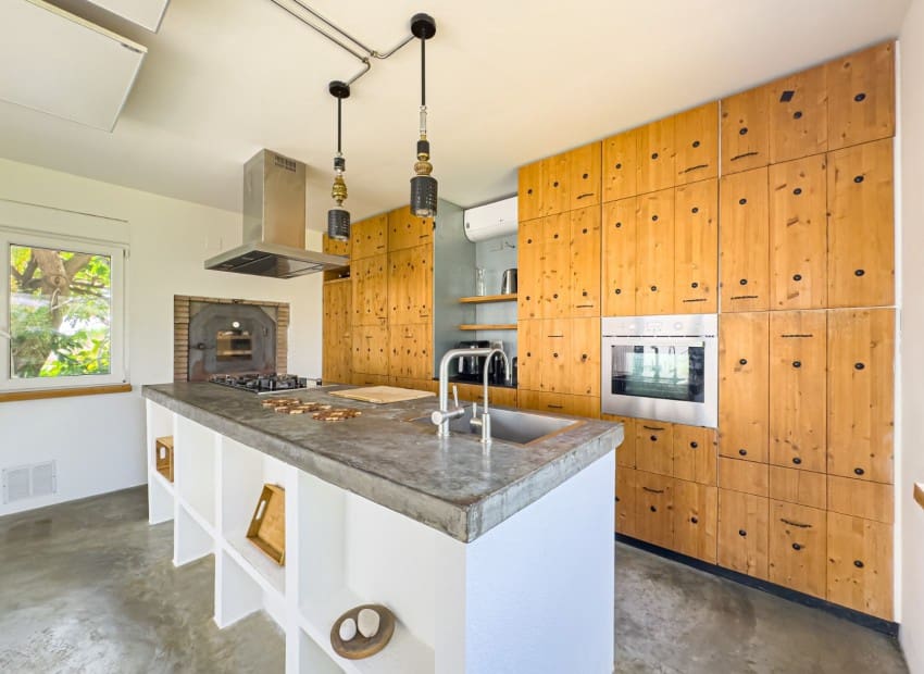 4 bedroom Villa for sale in Polop with pool - € 375,000 (Ref: 9715587)