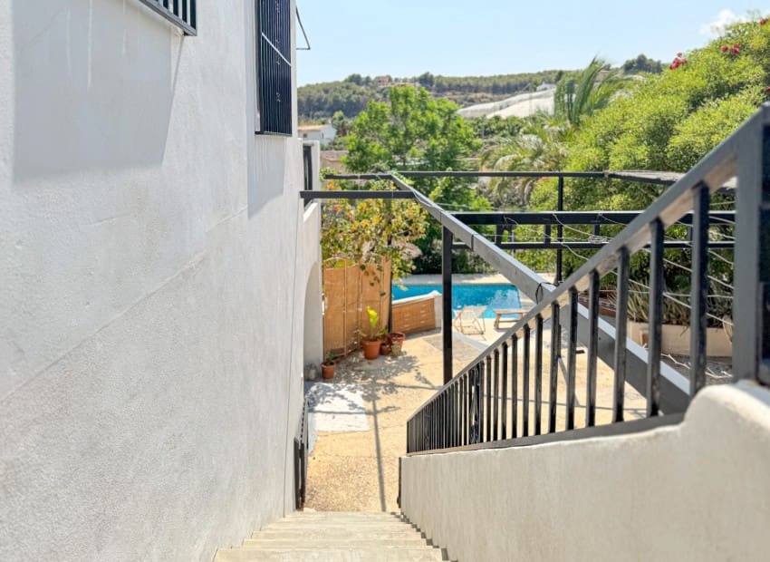 4 bedroom Villa for sale in Polop with pool - € 375,000 (Ref: 9715587)