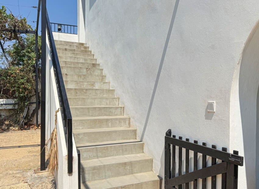 4 bedroom Villa for sale in Polop with pool - € 375,000 (Ref: 9715587)