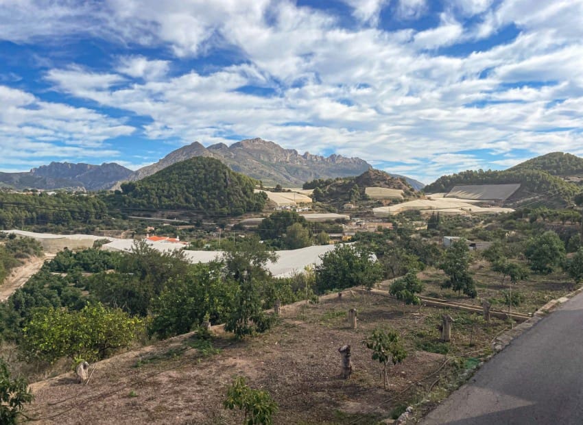 4 bedroom Villa for sale in Polop with pool - € 375,000 (Ref: 9715587)