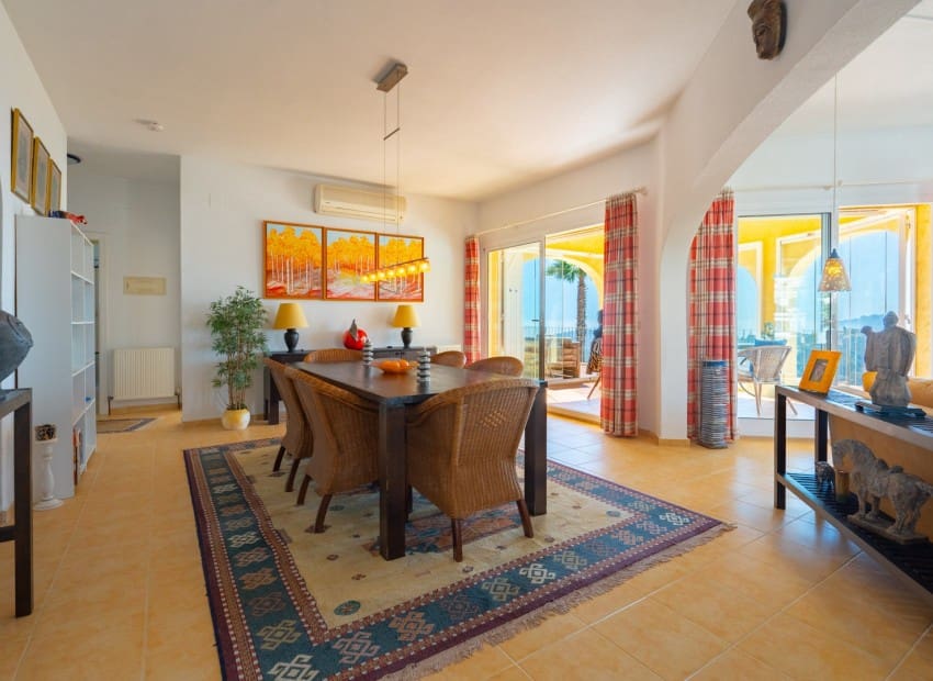 4 sypialnia Willa na sprzedaż w Cumbre del Sol z basenem - 745 000 € (Ref: 9720811)