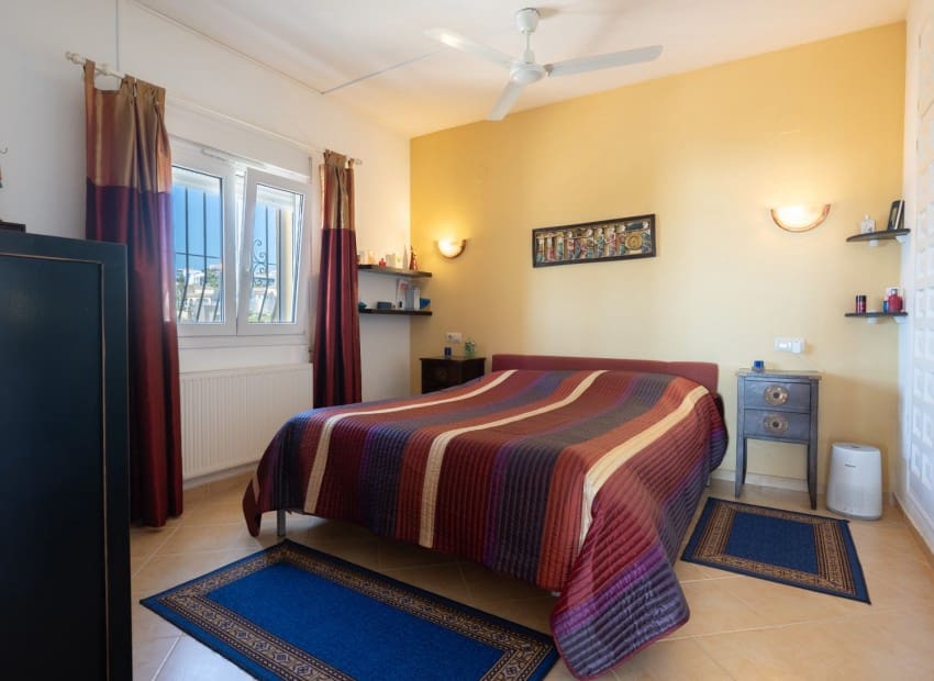 4 sypialnia Willa na sprzedaż w Cumbre del Sol z basenem - 745 000 € (Ref: 9720811)