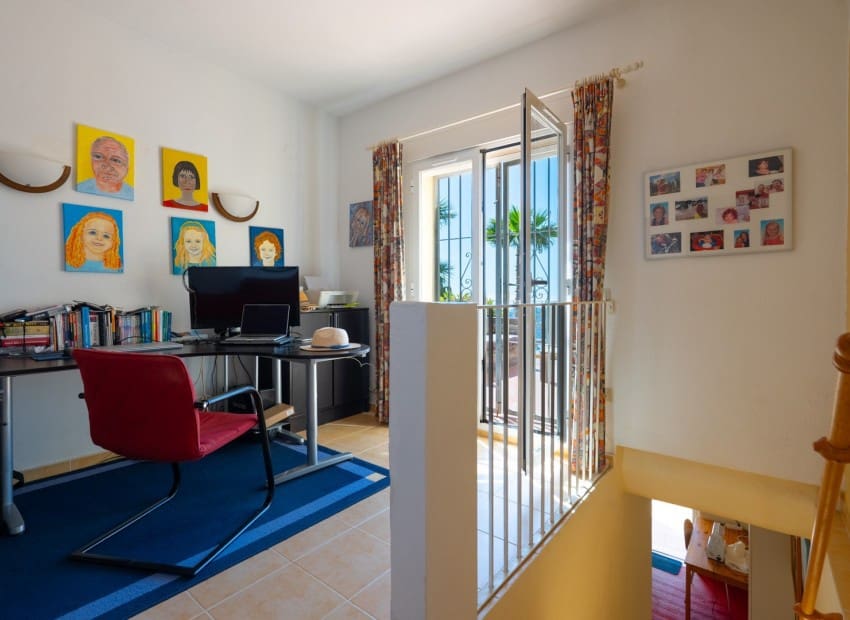 4 sypialnia Willa na sprzedaż w Cumbre del Sol z basenem - 745 000 € (Ref: 9720811)