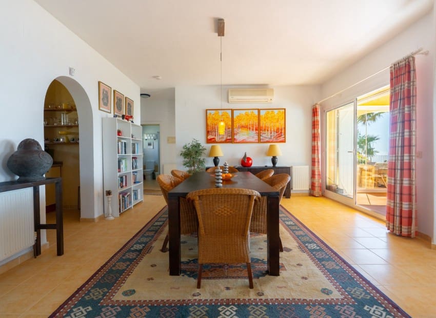 4 sypialnia Willa na sprzedaż w Cumbre del Sol z basenem - 745 000 € (Ref: 9720811)