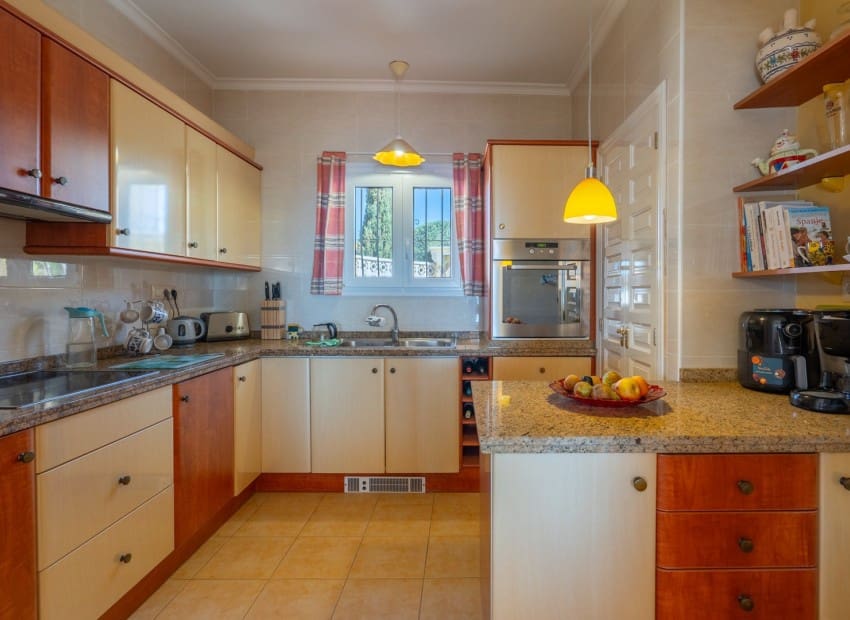 4 sypialnia Willa na sprzedaż w Cumbre del Sol z basenem - 745 000 € (Ref: 9720811)