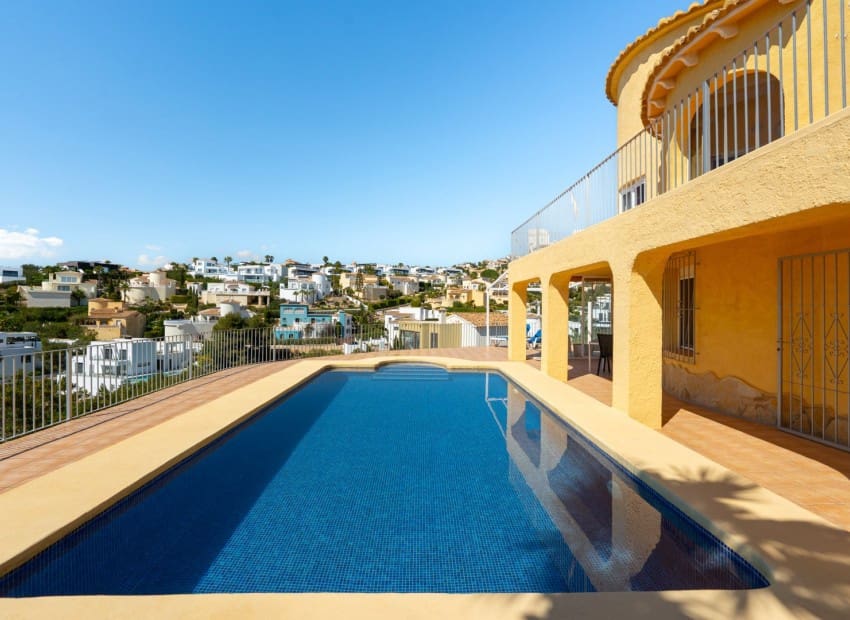 4 sypialnia Willa na sprzedaż w Cumbre del Sol z basenem - 745 000 € (Ref: 9720811)