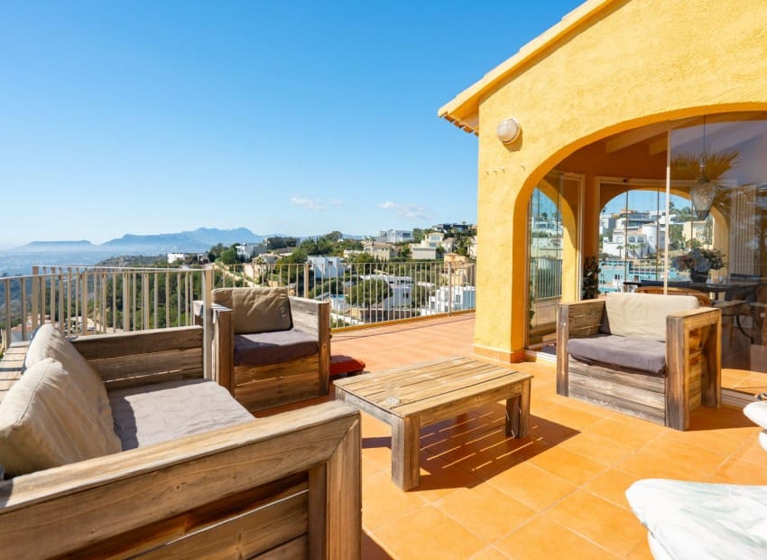 4 sypialnia Willa na sprzedaż w Cumbre del Sol z basenem - 745 000 € (Ref: 9720811)