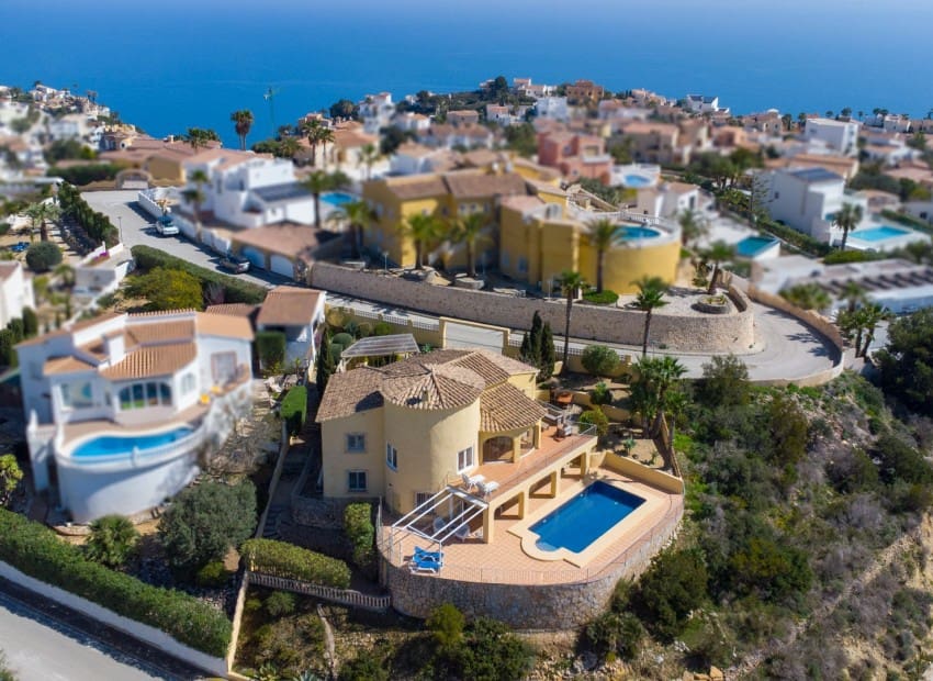 4 sypialnia Willa na sprzedaż w Cumbre del Sol z basenem - 745 000 € (Ref: 9720811)